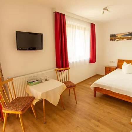 Haus Josef Bed and breakfast *