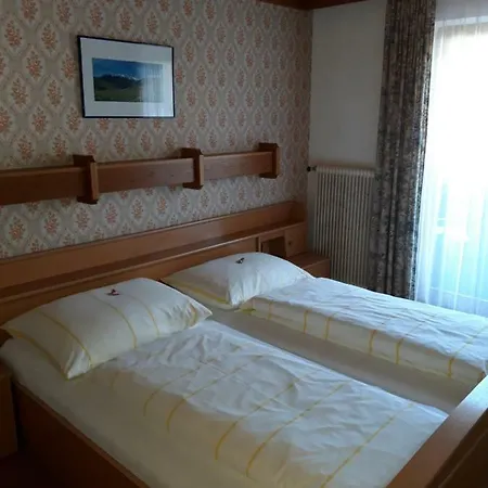 Haus Josef Bed and breakfast
