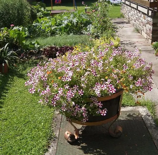 Haus Josef Bed & Breakfast